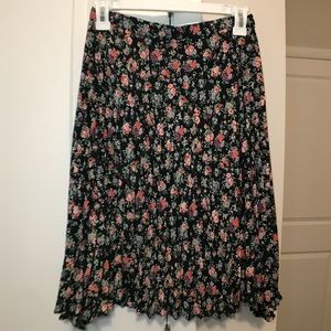 Adorable Floral Pleated Skirt